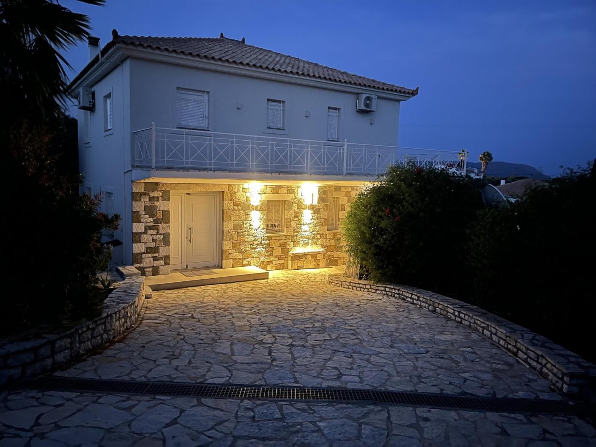 Luxurious Villa In Peloponnese With Swimming Pool Kamária Exteriör bild