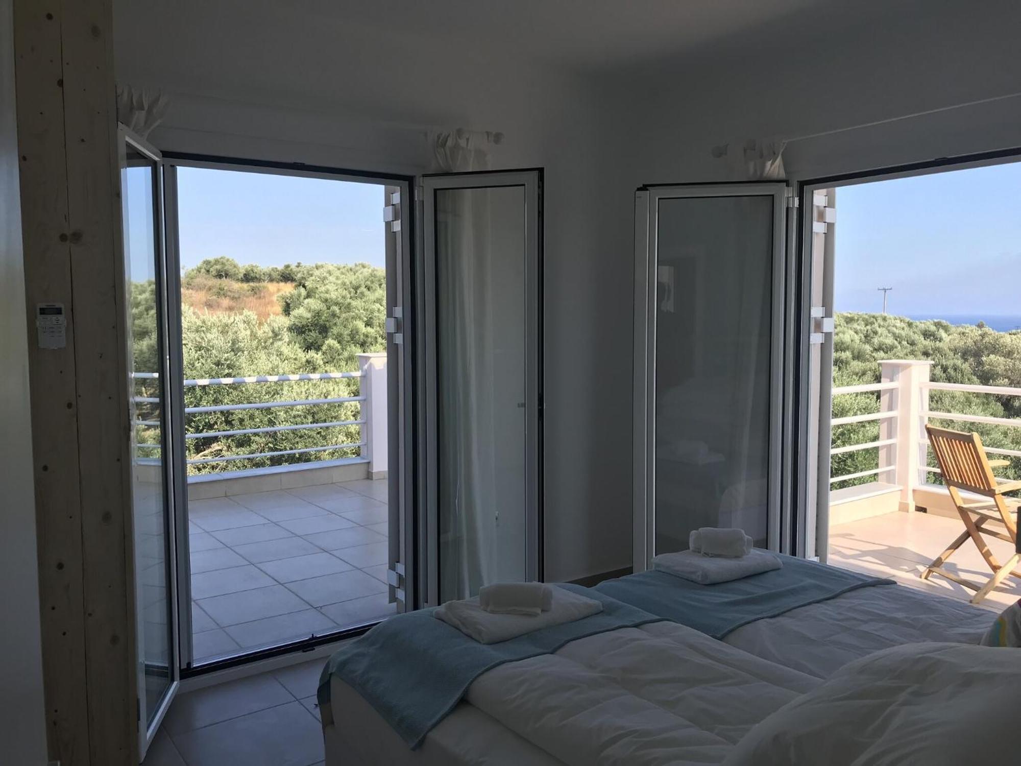 Luxurious Villa In Peloponnese With Swimming Pool Kamária Exteriör bild