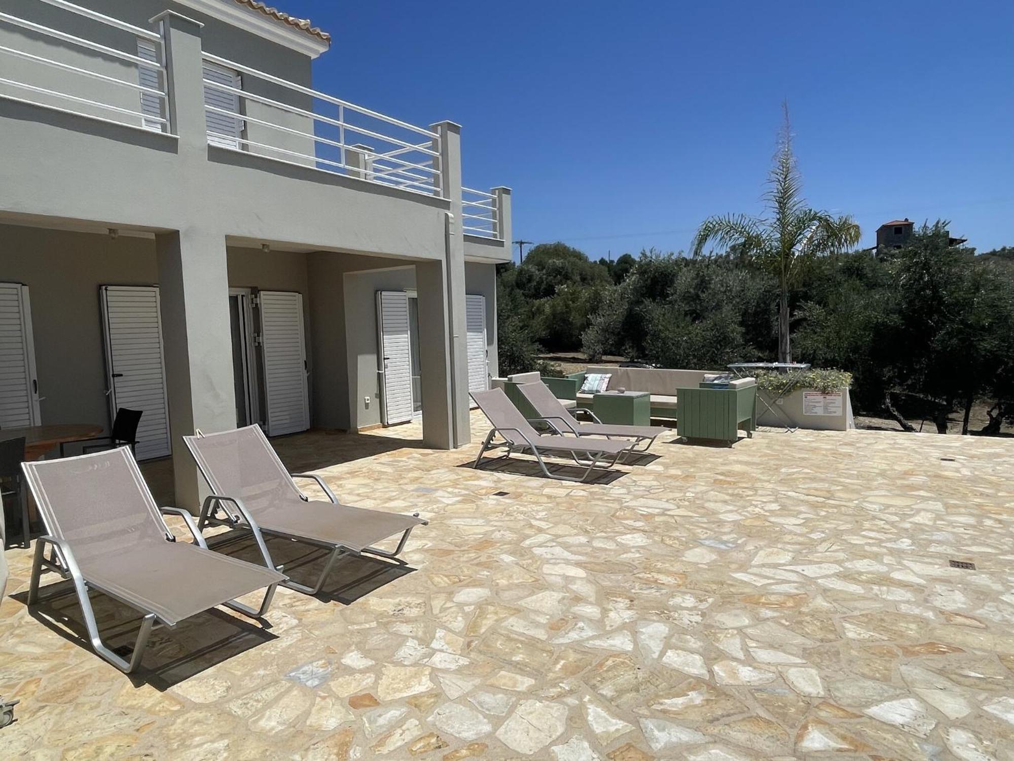 Luxurious Villa In Peloponnese With Swimming Pool Kamária Exteriör bild