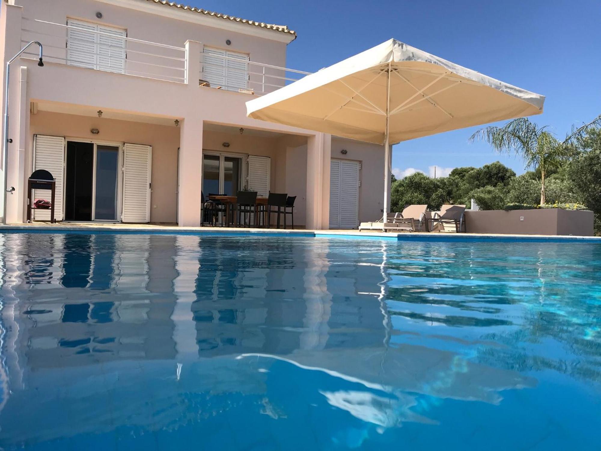 Luxurious Villa In Peloponnese With Swimming Pool Kamária Exteriör bild