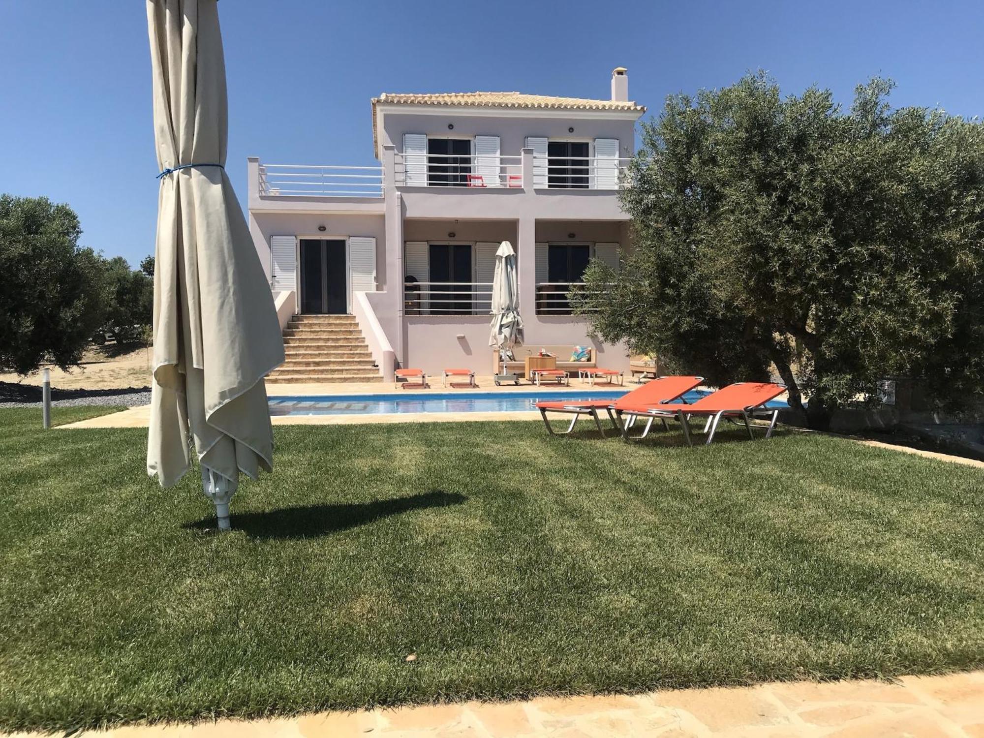 Luxurious Villa In Peloponnese With Swimming Pool Kamária Exteriör bild