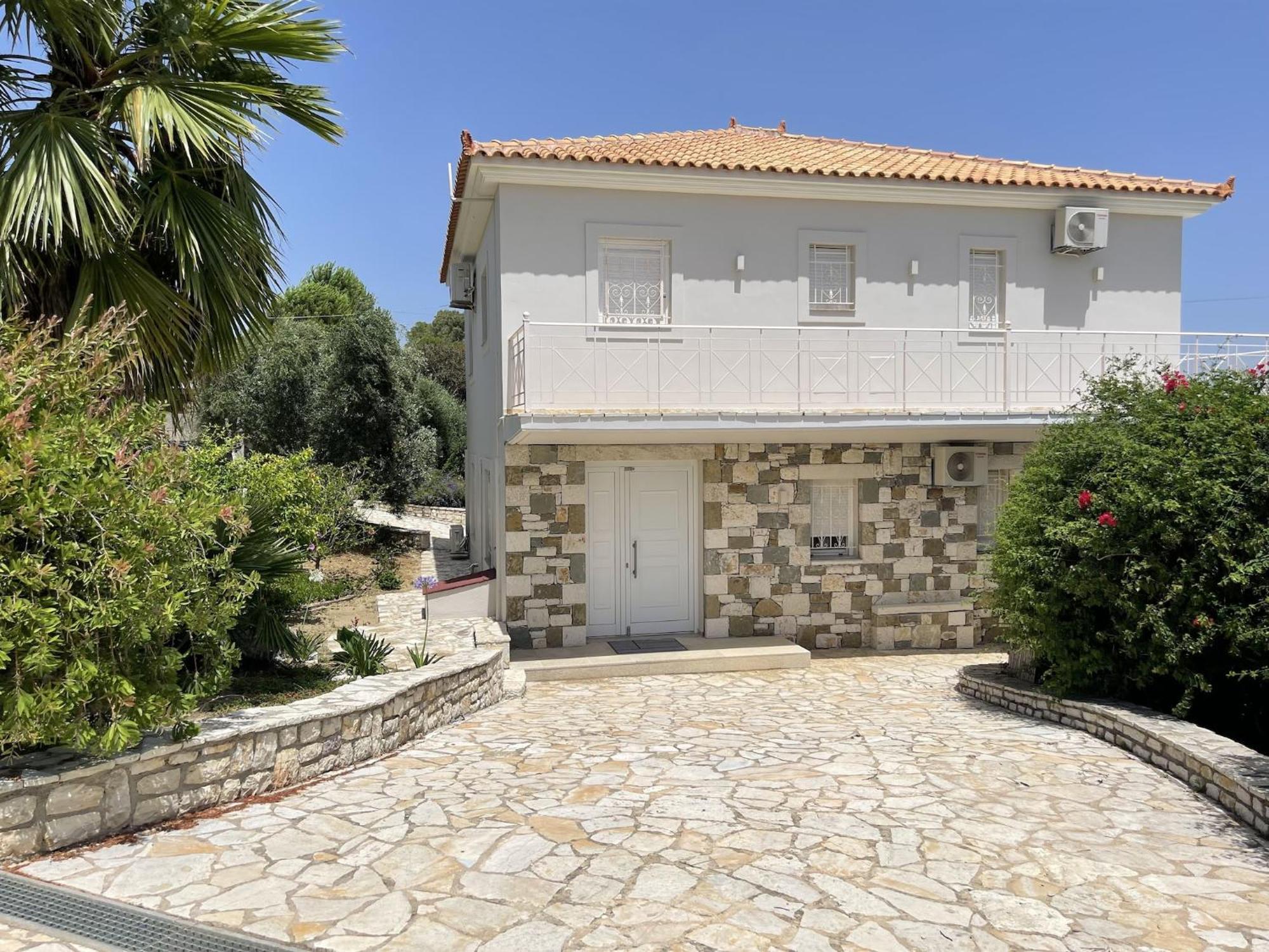 Luxurious Villa In Peloponnese With Swimming Pool Kamária Exteriör bild