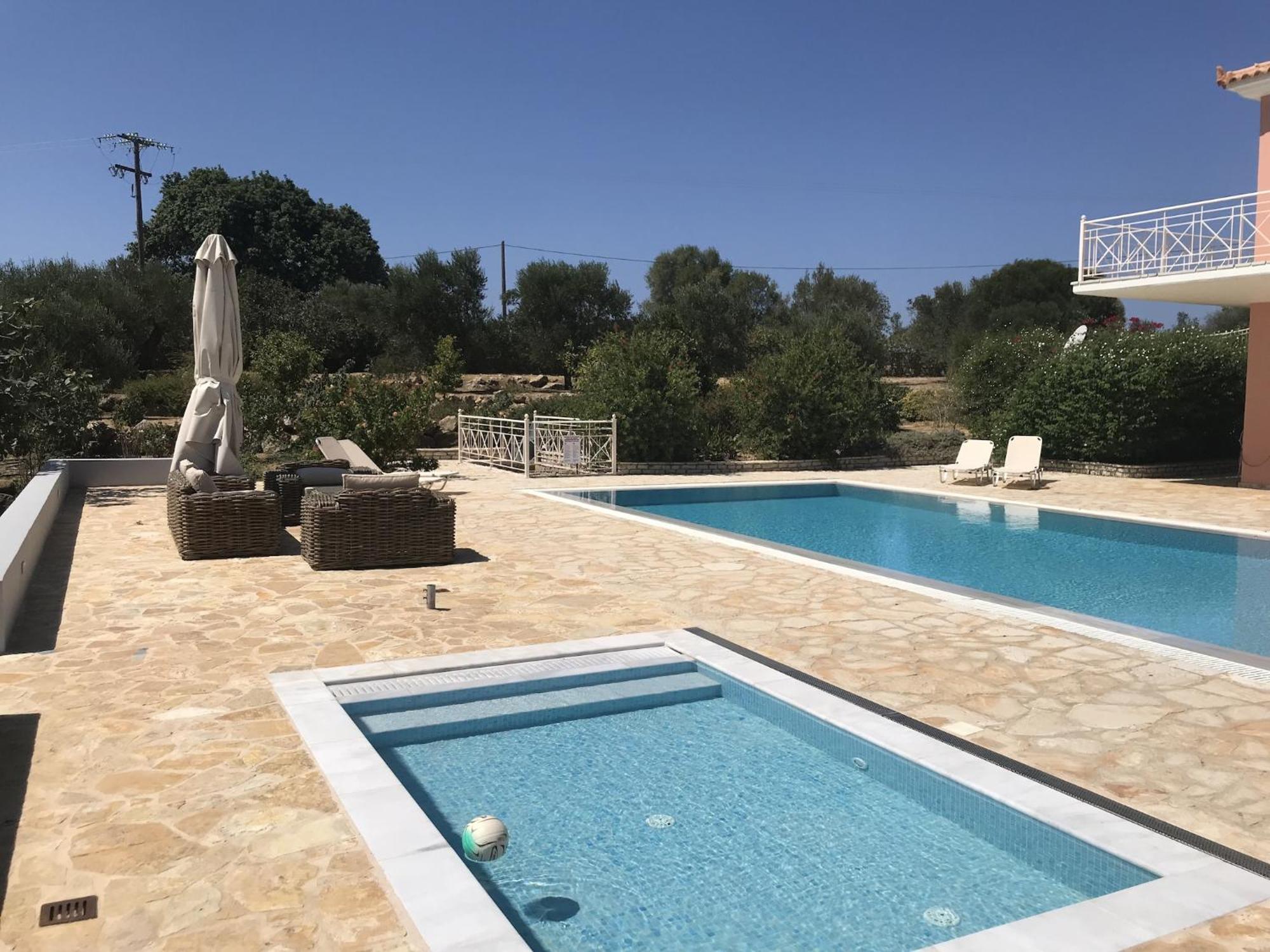 Luxurious Villa In Peloponnese With Swimming Pool Kamária Exteriör bild
